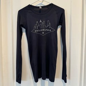 Lululemon Navy Swiftly Tech Long sleeve Crew Size 4 Philadelphia Skyline
